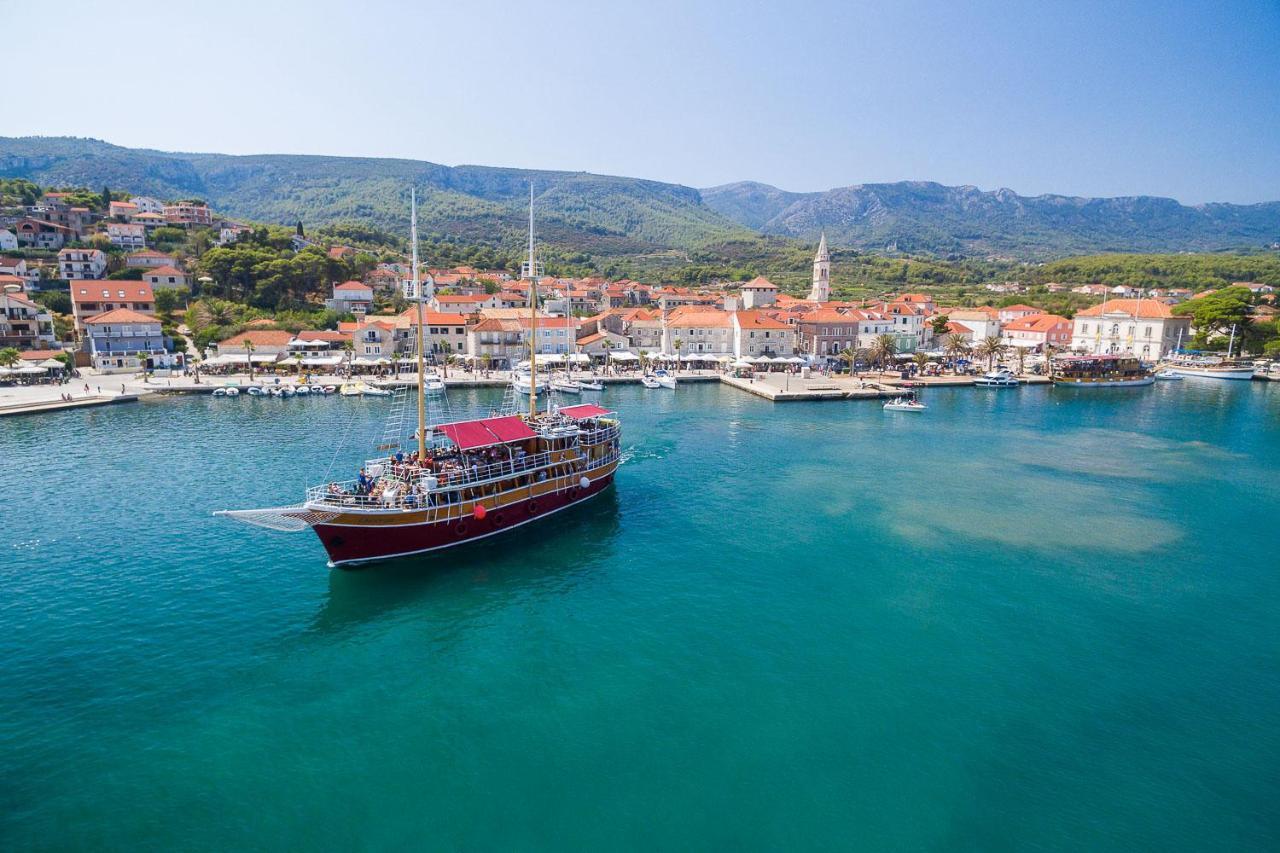 Hotel Hvar イェルサ エクステリア 写真